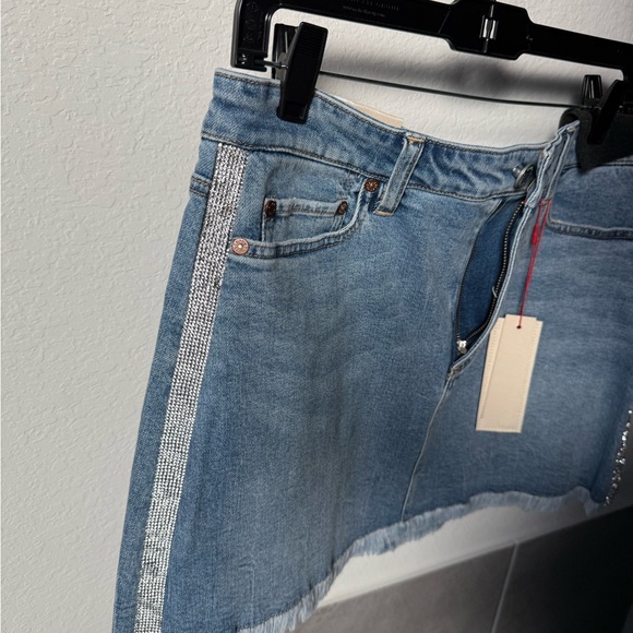 Alice & Olivia Denim Skirt with Rhinestone Trim size 31 new - Picture 2 of 8